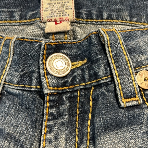 True Religion Bobby Big T Relaxed Straight Leg Jean Shorts Size 34 - Picture 4 of 8